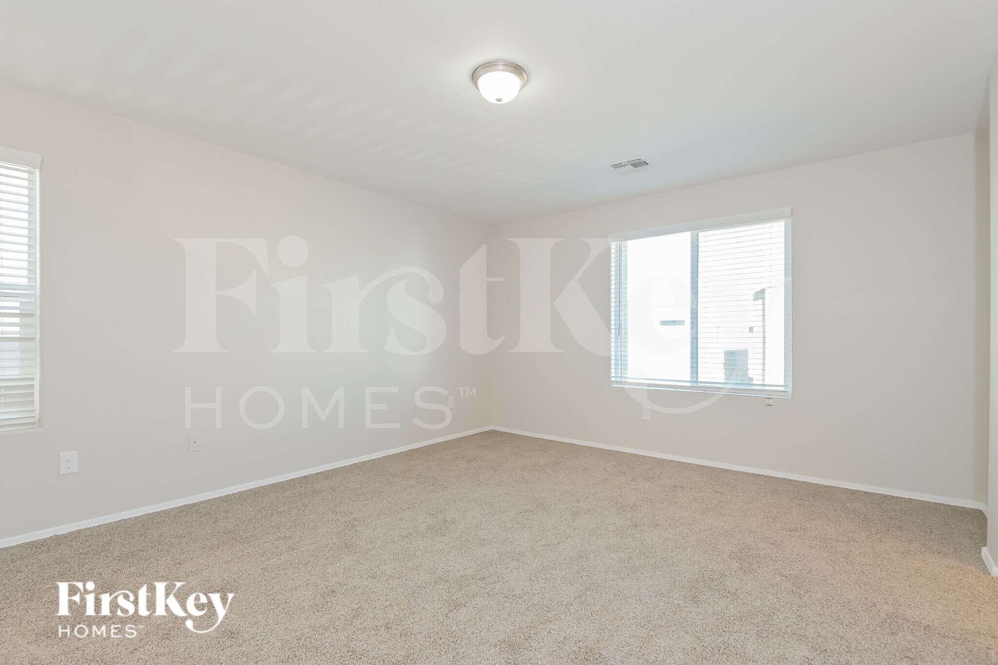 Building Photo - 2851 N Fair Oaks Ave
