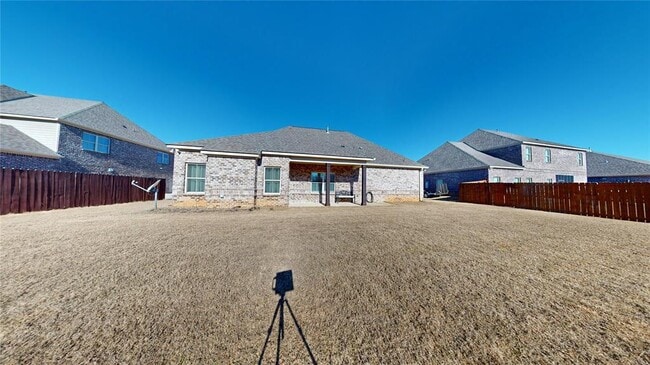 Building Photo - 344 Sydney Dr S