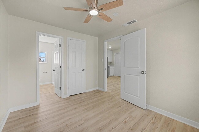 Building Photo - Completely updated 1 bedroom, 1 bathroom units - All utilities covered