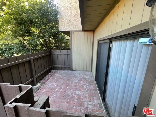 Building Photo - 15033 Sherman Way