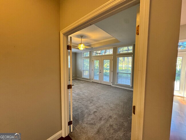 Building Photo - 535 Cardinal Cir E