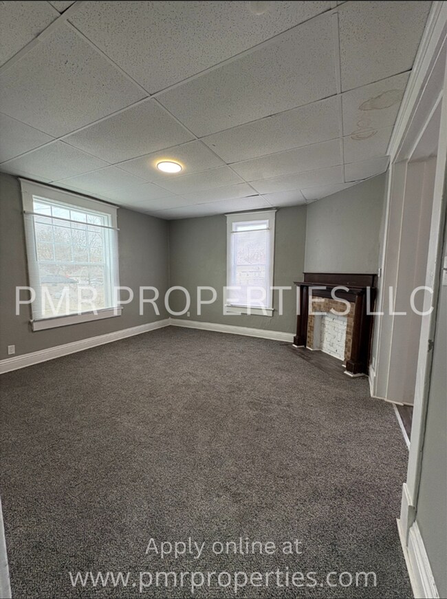 Building Photo - 3 Bedrooms / 1.5 Bathroom House