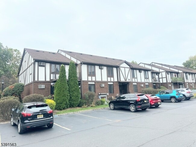 Primary Photo - 70 Farm Rd