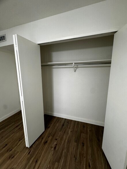 Building Photo - 7505 Whitewood Dr