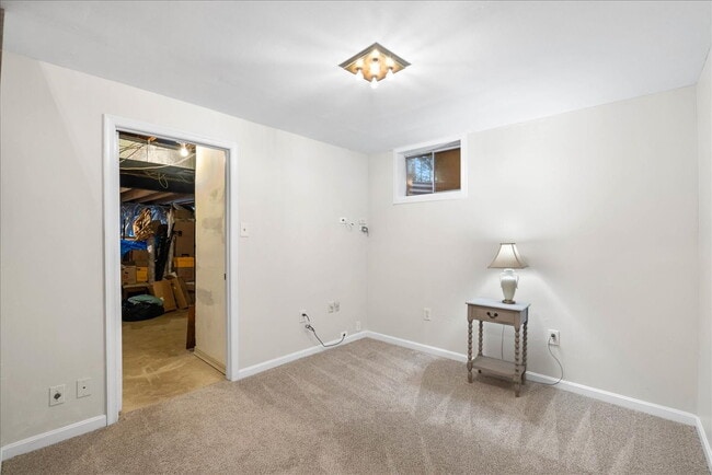 Building Photo - "Luxurious 3-Bed Retreat with Finished Bas...