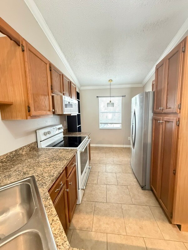 Building Photo - 111 Hidden Arbor Ct