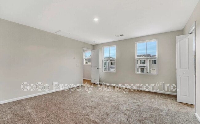 Building Photo - 8 Torrington Dr