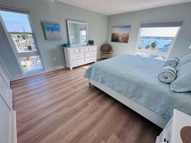 Building Photo - 555 Gulf Way