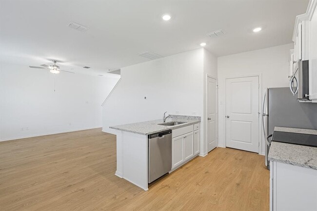 Building Photo - 317 Carmel Cyn Trl