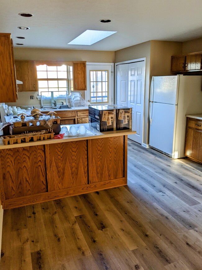 Building Photo - 5618 Bruns Dr