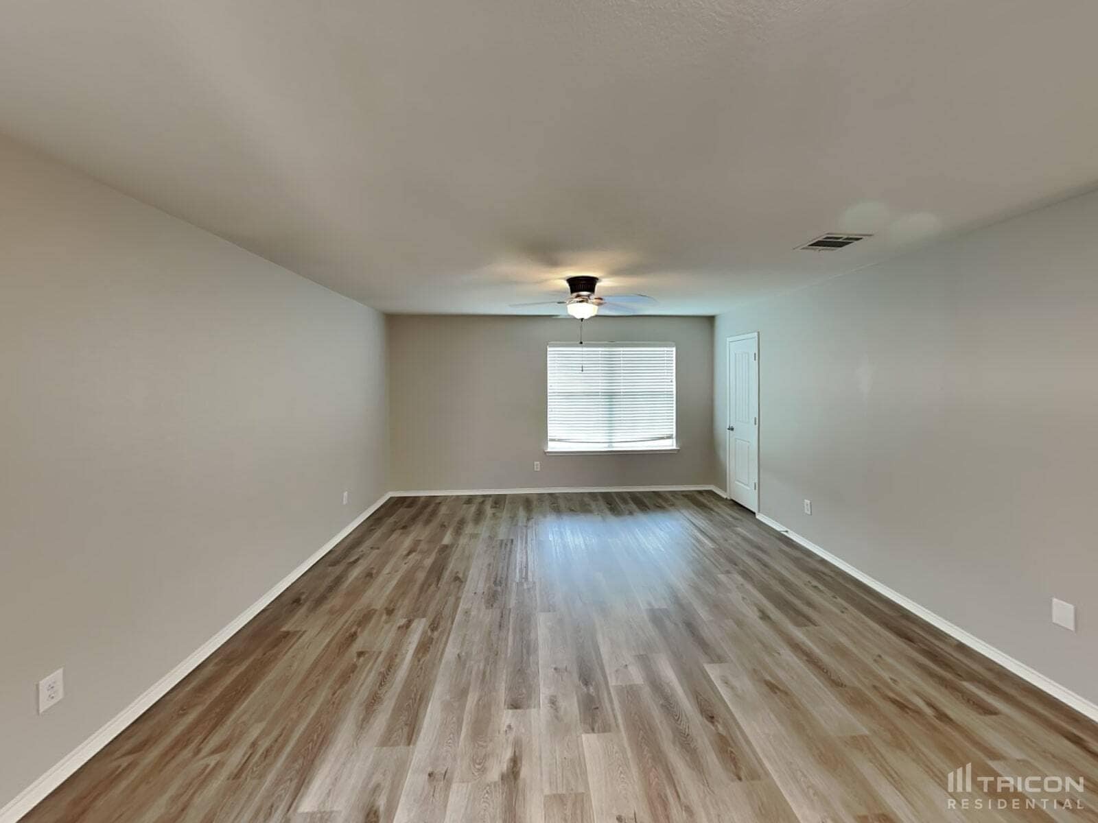 Building Photo - 204 Blue Roan Dr