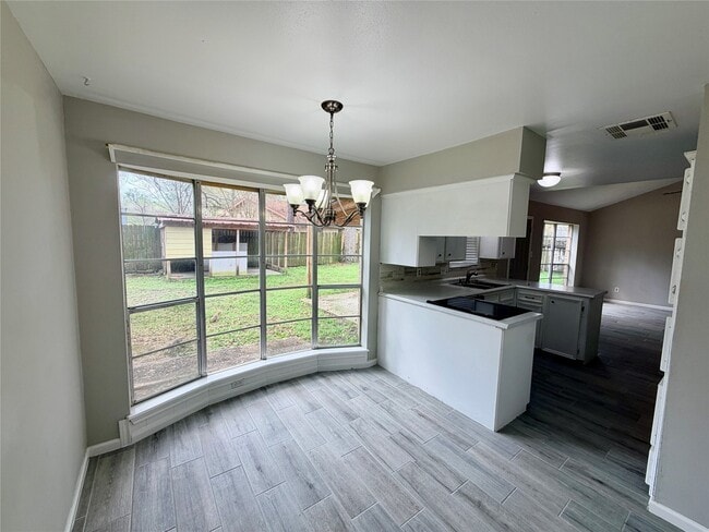 Building Photo - 7876 Bender Rd