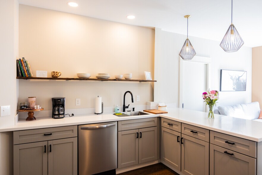 Building Photo - 58 South St