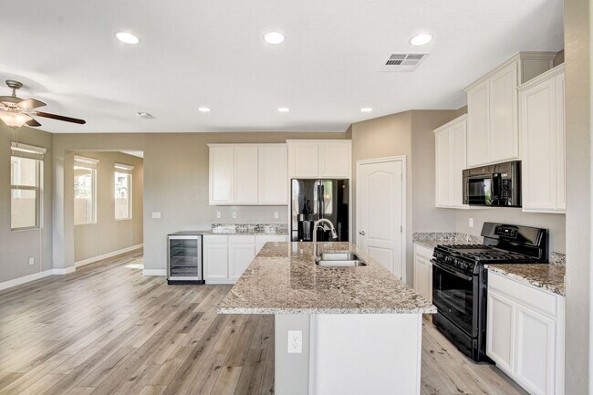 Building Photo - Beautiful Two-Story Home in Gated Cortona – Southern Highlands!