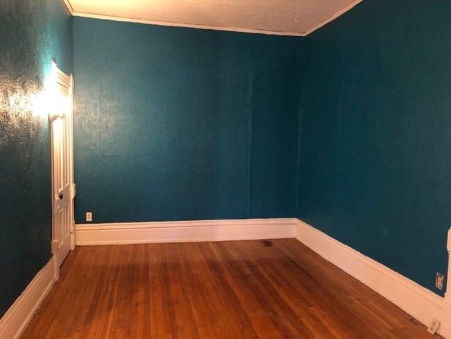 Building Photo - Vintage One Bedroom Apartment in Dundee