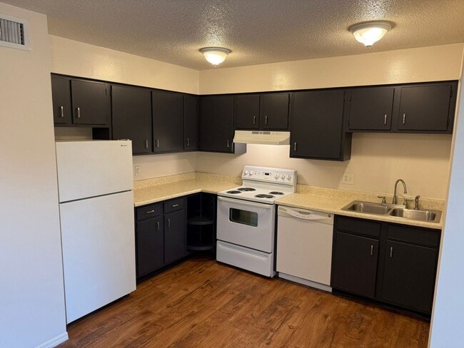 Building Photo - 4804 Cannon Ridge Dr