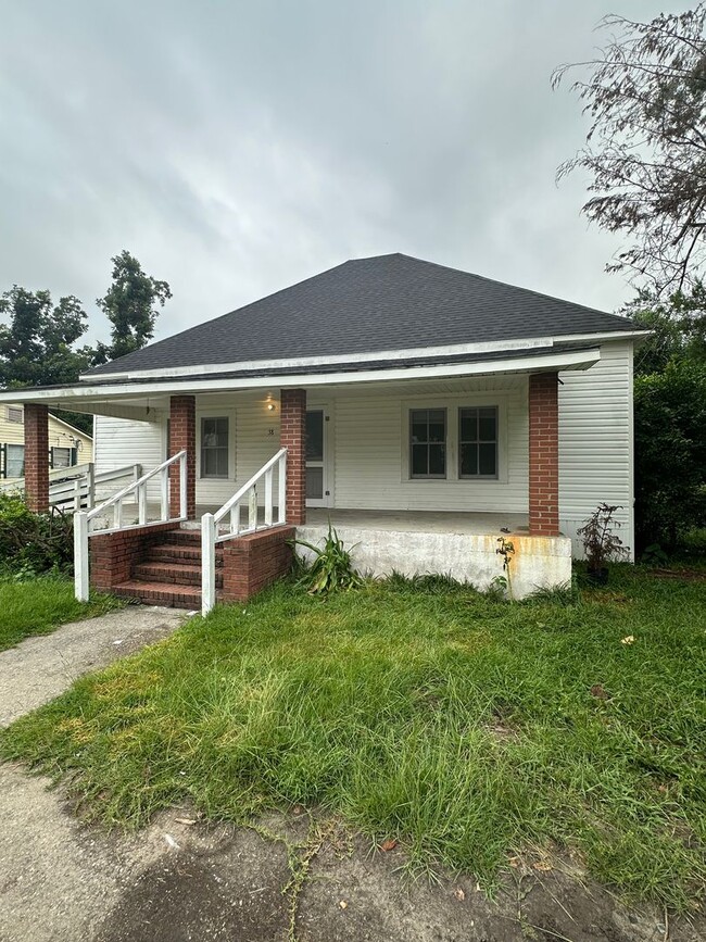 Primary Photo - 3 Bed/2 Bath House - Under Reno