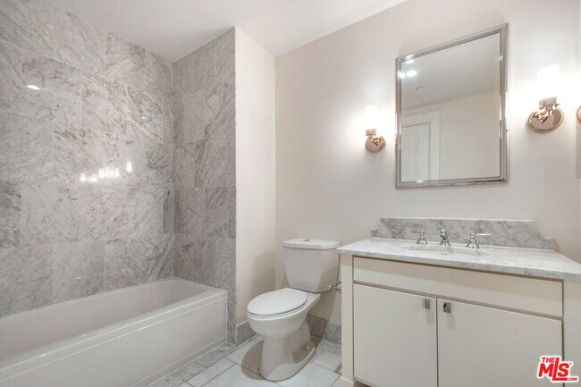 Building Photo - 1 W Century Dr