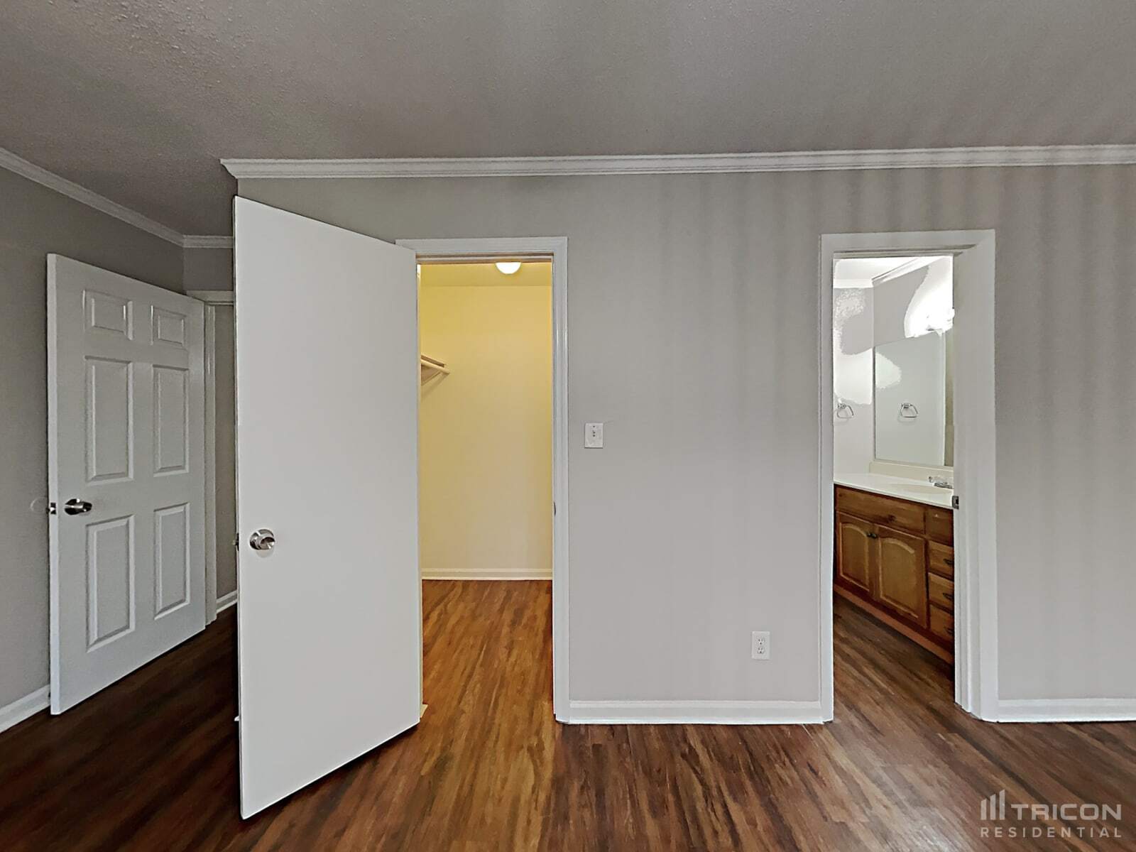 Building Photo - 6273 Branch Hill Cir
