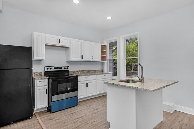 Building Photo - 510 Edgewood St