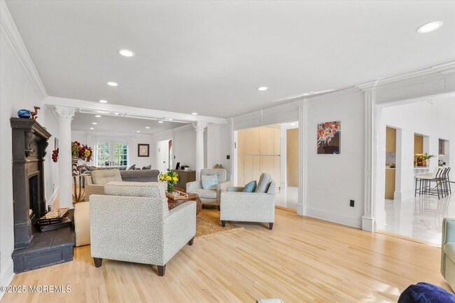 Building Photo - 13 Valley Forge Rd