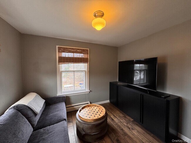 Building Photo - 69 Russell Ave