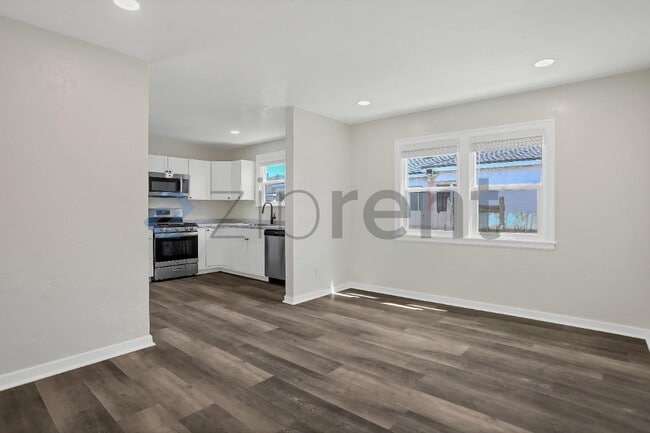 Building Photo - 265 Cherry Dr