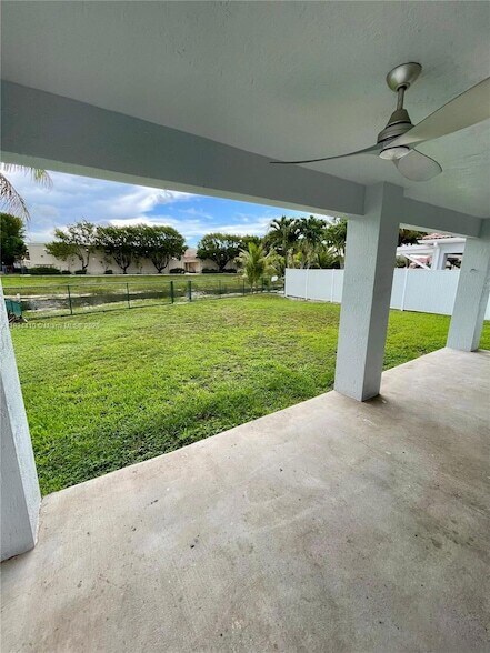 Building Photo - 4101 SW 148th Pl
