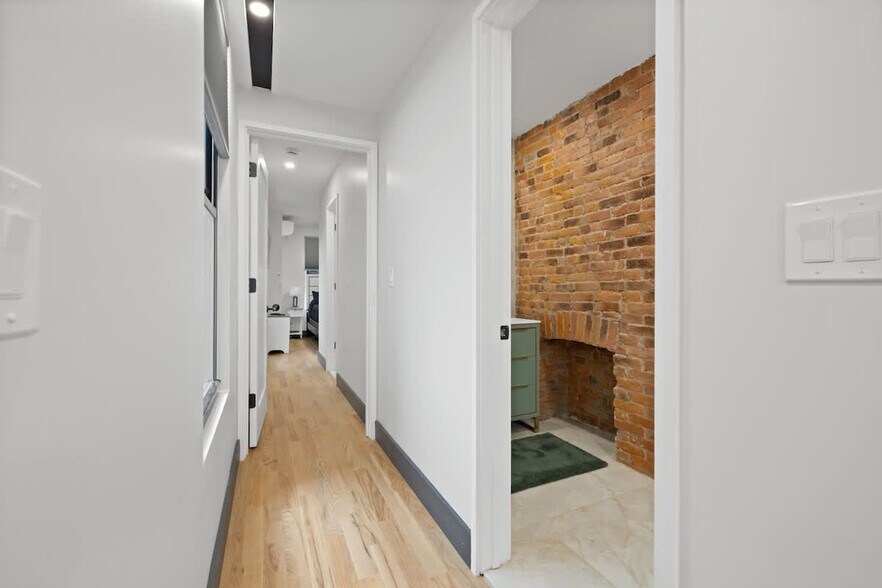 Building Photo - 115 Franklin St