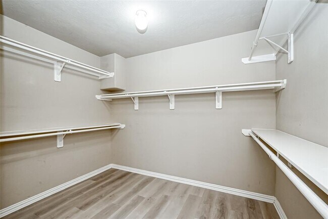 Building Photo - 3618 Hera Dr