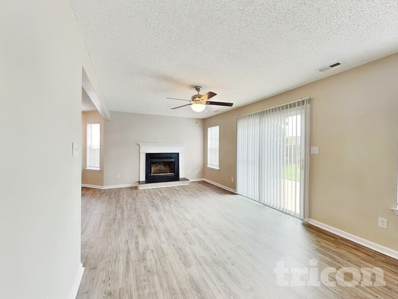 Building Photo - 11136 White Stag Dr