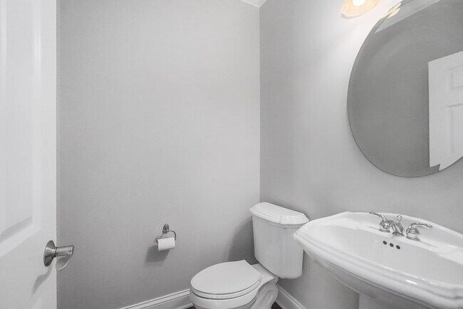Building Photo - 2634 Blakely Ln