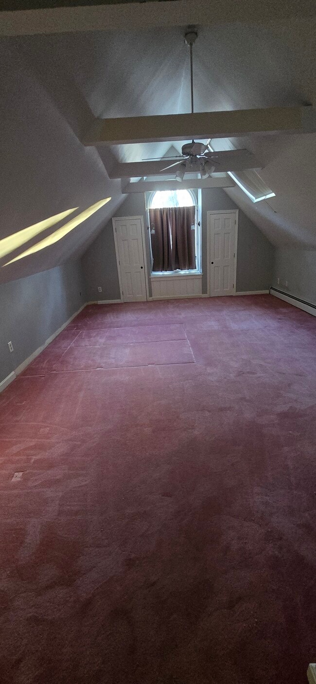 Building Photo - 16 Meditation Ln