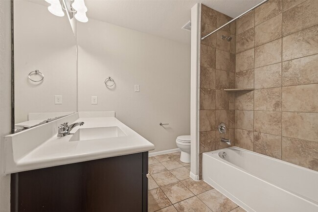 Building Photo - 8314 Columbia Forest Dr