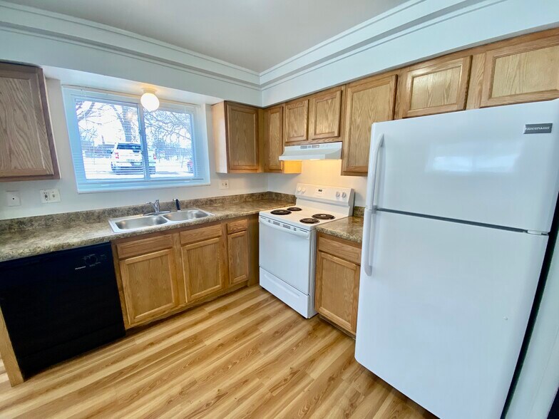 Building Photo - 1100 W Michigan Ave