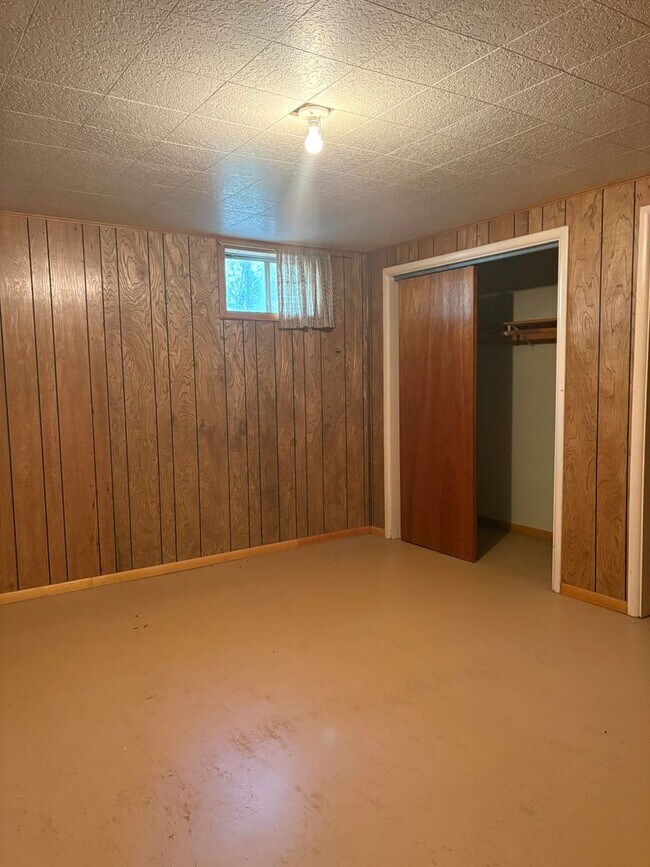 Building Photo - 3029 River Bend Dr