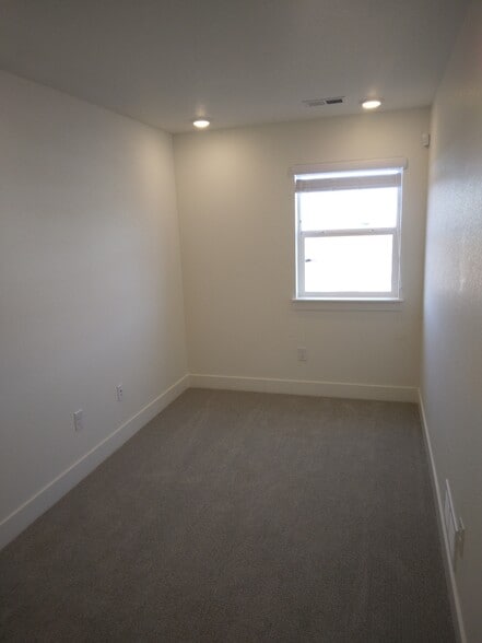 Building Photo - 1223 S Algonquian St