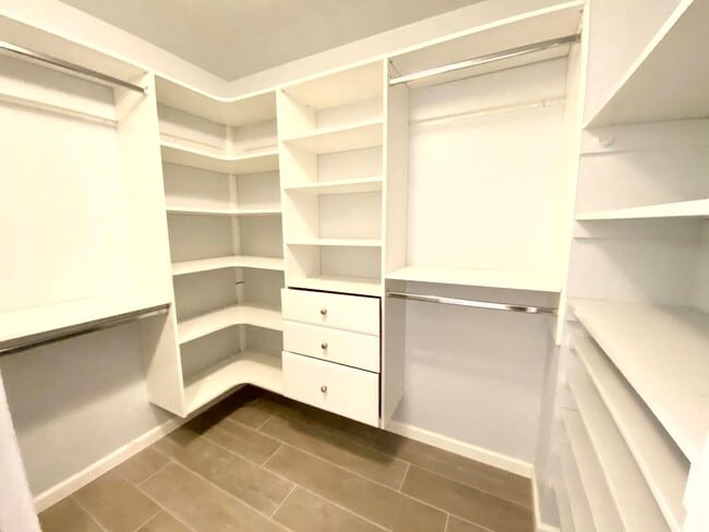 Building Photo - 67 Primrose Ct