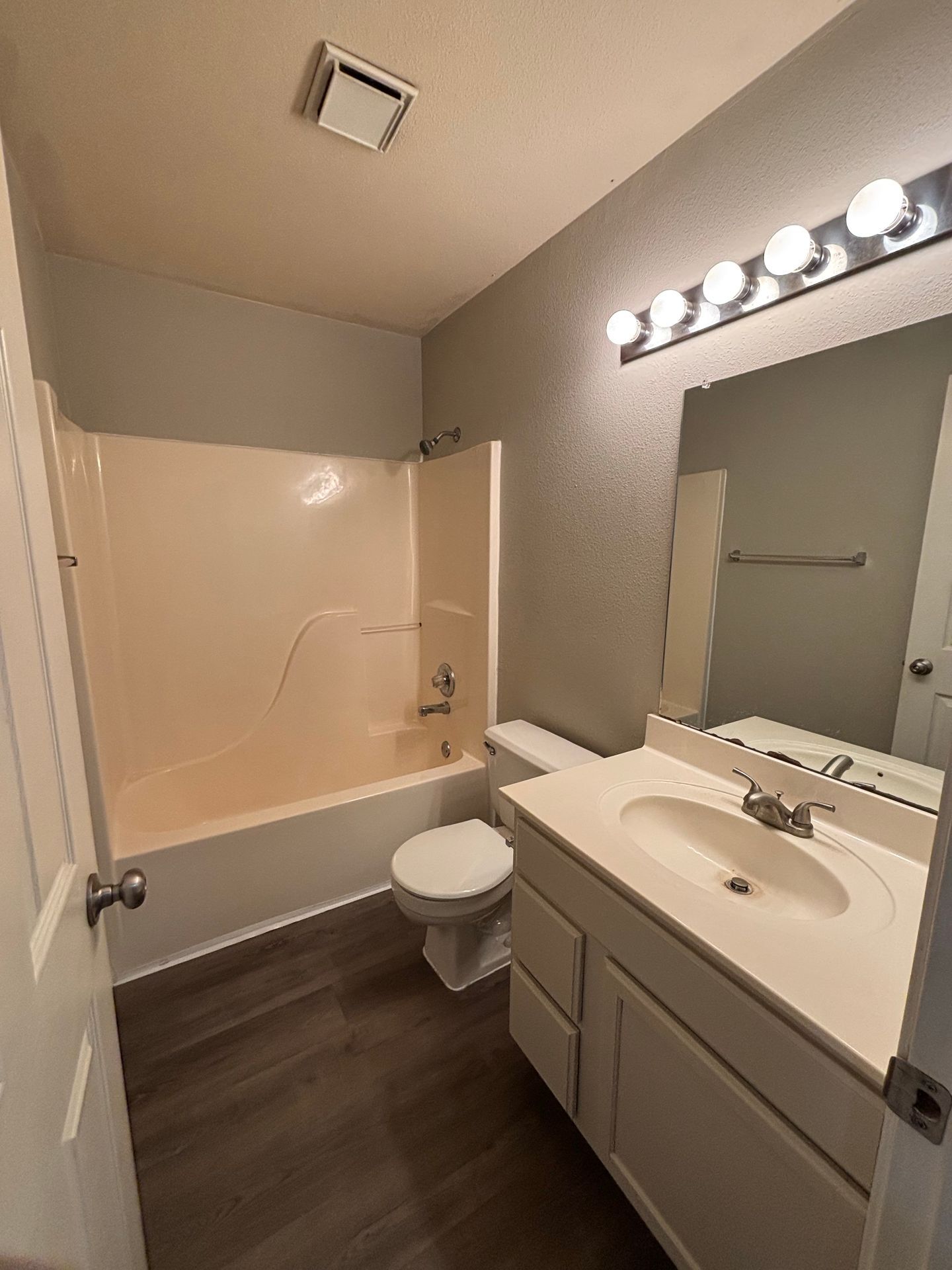 Building Photo - 9 S Joplin Loop