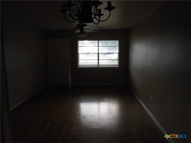 Building Photo - 333 Briarwood Dr