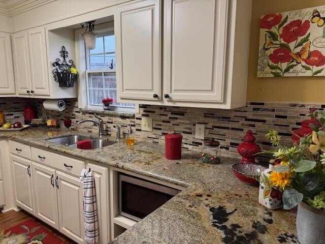 Building Photo - 245 N Clover St