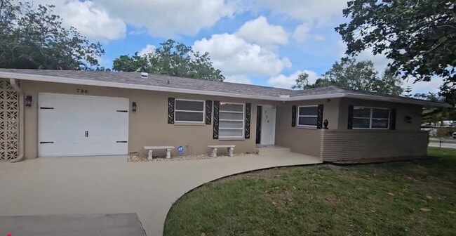 Building Photo - 786 Colony Ln