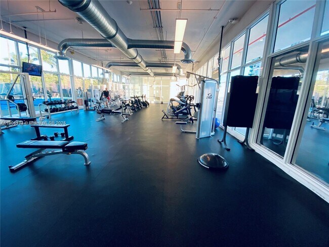 Building Photo - 14951 Royal Oaks Ln