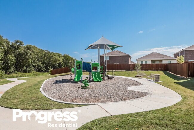 Building Photo - 734 Oakhurst Dr