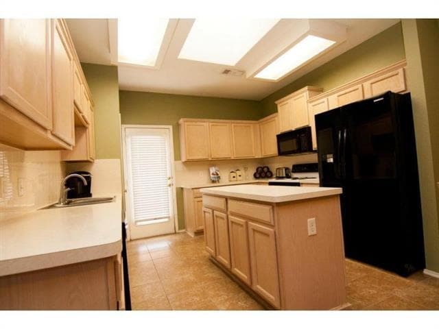 Building Photo - 1520 Rancho Dominguez Rd