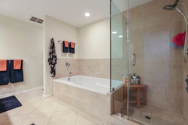Master Bathroom w/ Tub & Stall Shower - 1457 Reeves St