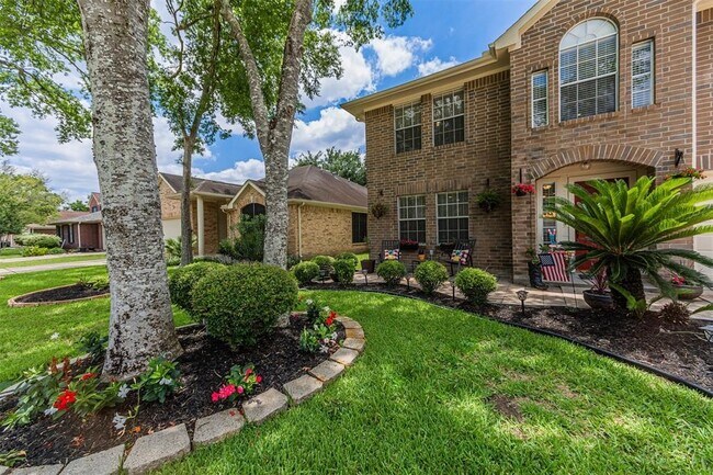Building Photo - 17106 Summer Hollow Dr