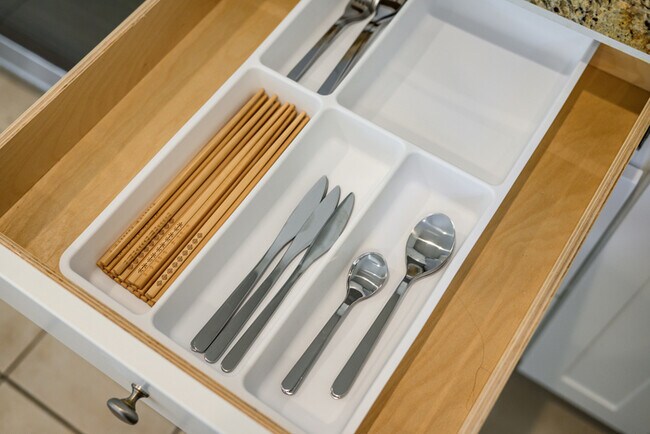 Building Photo - 110 Sugar Cane