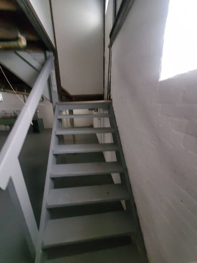 Building Photo - Charming 3-Bedroom Home Offering Comfort, Space & Modern Updates