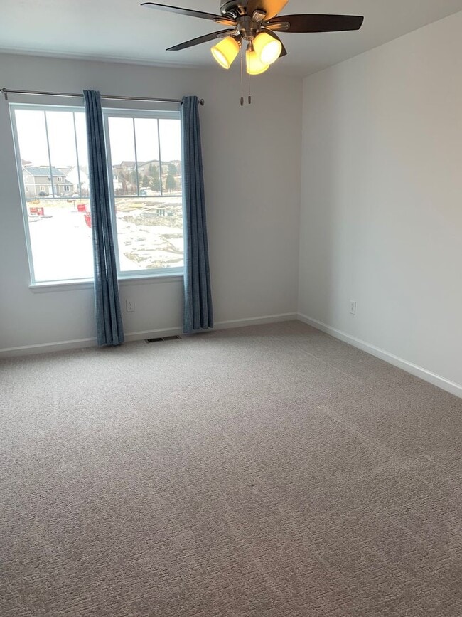 Building Photo - Beautiful Townhome In Monument With Two Ma...